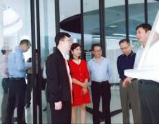 广东省工业和信息化局莅临开云体育-开云(中国)调研制造业创新中心建设情况 